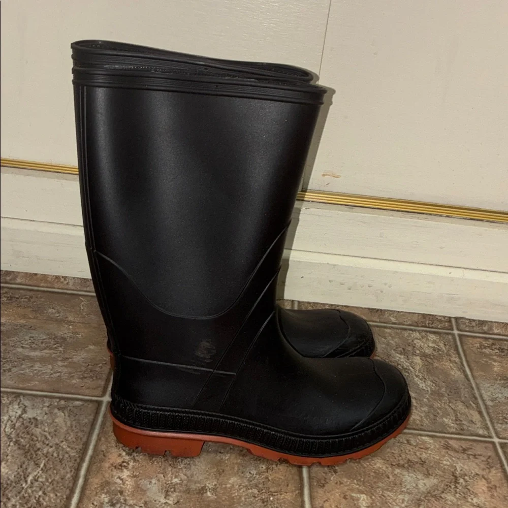 Boys Black Rubber Rain Boots with Brown Soles 2